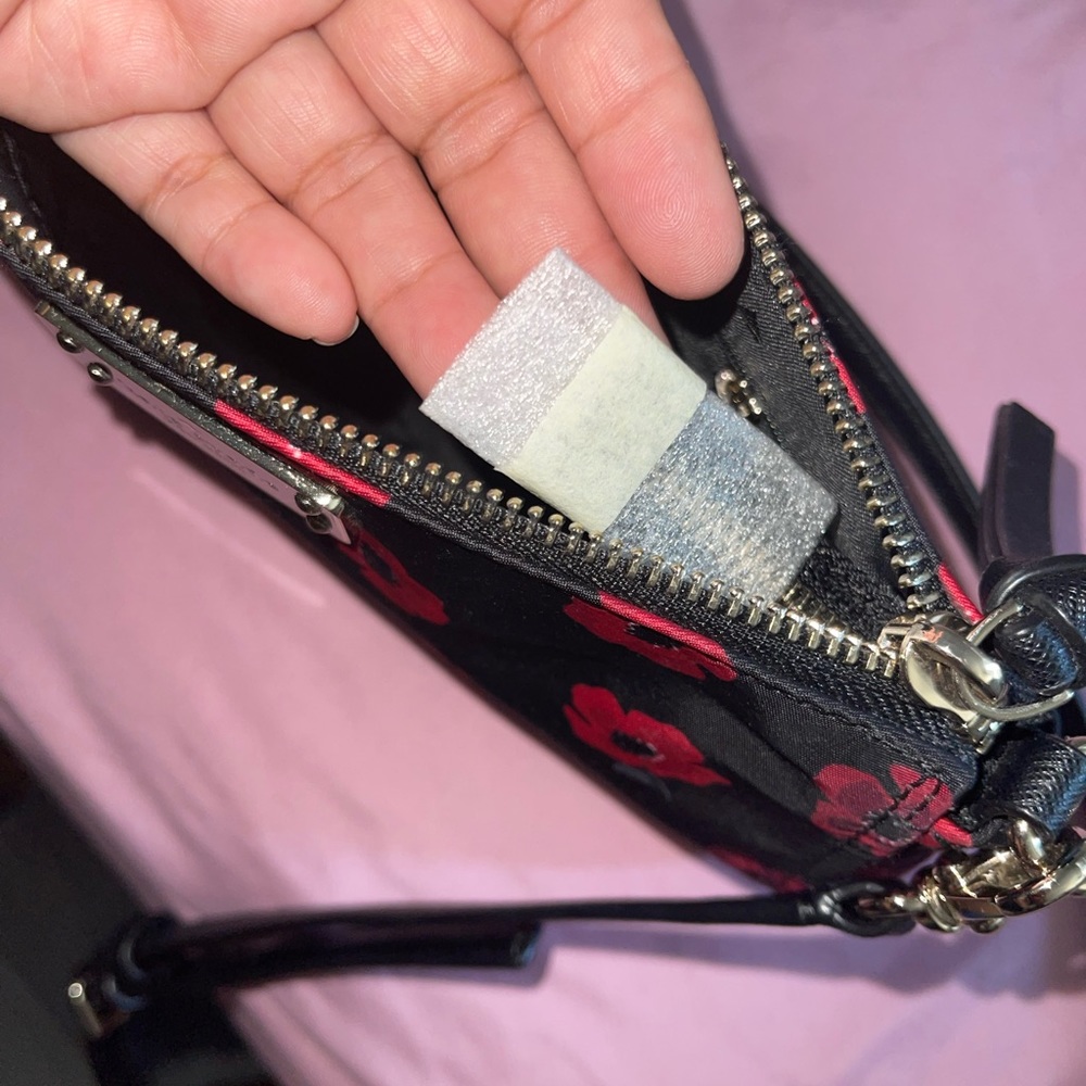 Kate spade New York poppy purse
